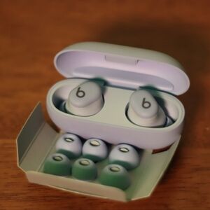 Purple Beats Solo Buds